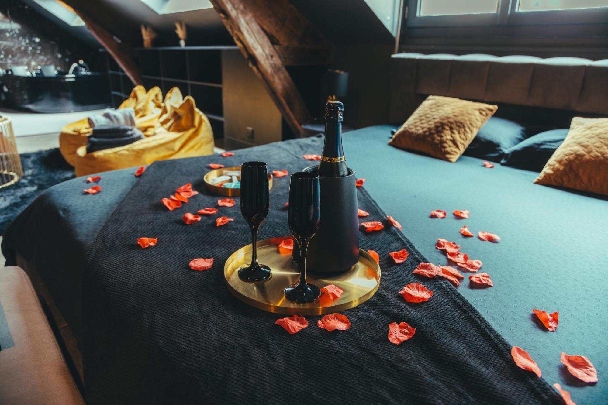 La Marble Room - Suite Balneo & Sauna Ανζέρ Εξωτερικό φωτογραφία