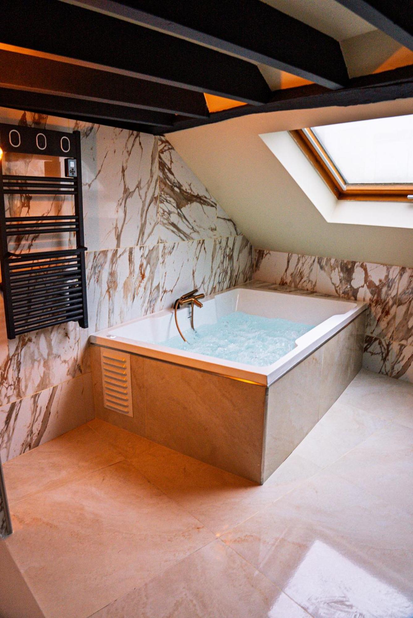 La Marble Room - Suite Balneo & Sauna Ανζέρ Εξωτερικό φωτογραφία