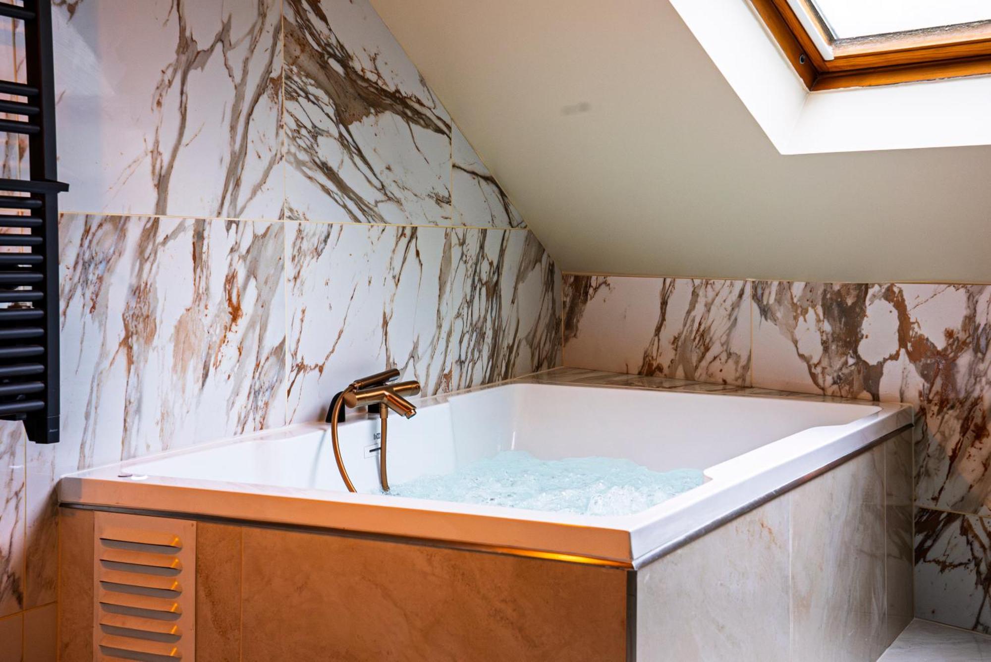 La Marble Room - Suite Balneo & Sauna Ανζέρ Εξωτερικό φωτογραφία